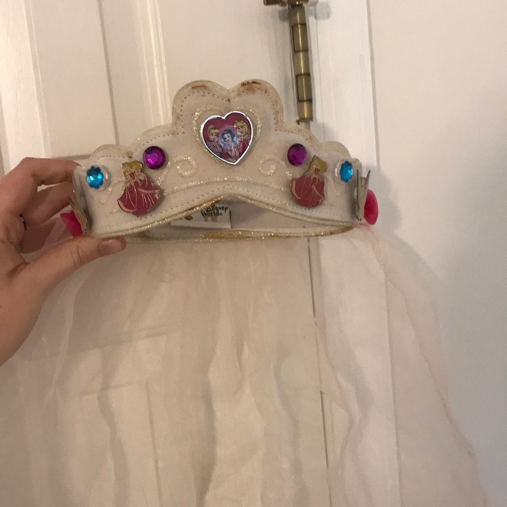 Vintage Disney Velcro Crown w/ 5 Princess Buttons